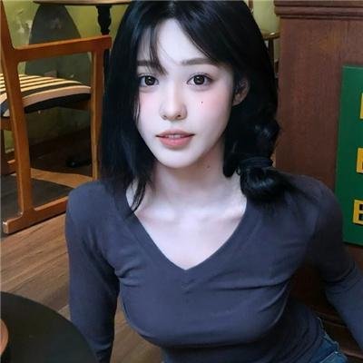 全世界都说我该恨她